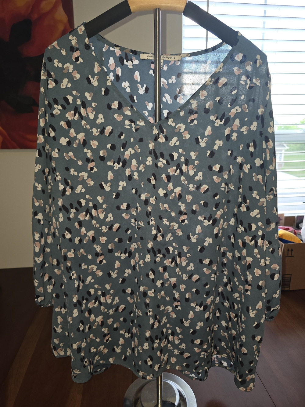 Collective Concepts Teal Floral Dot V-Neck Long Sleeve Blouse, Size 2X